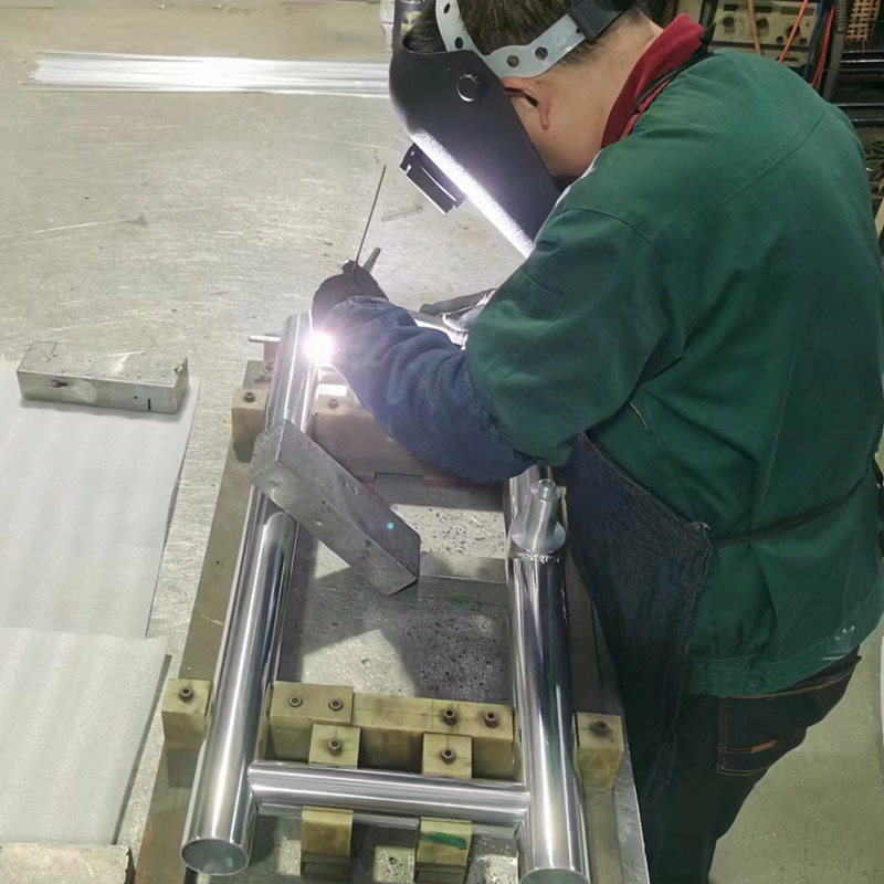 Gasmetallbågsvetsning (GMAW)